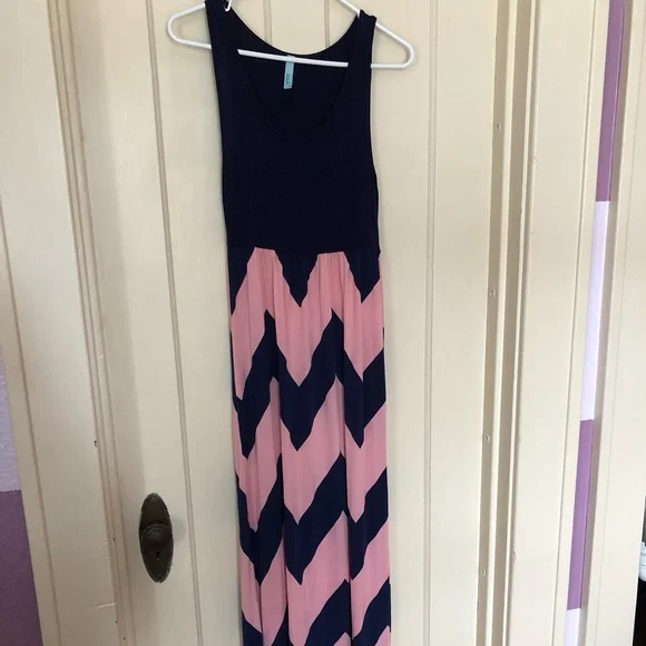 strapless open back dress Pink Ikat Chevron Print Long-Sleeve Tiered Boho Mini Dress – Wholesale  Resort Prepack (6 Pcs) main image 1